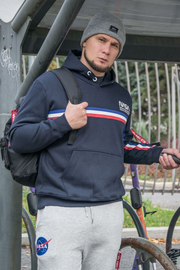 Толстовка-ALPHA-INDUSTRIES-NASA-ISS-HOODY-rep.-blue-2.jpg