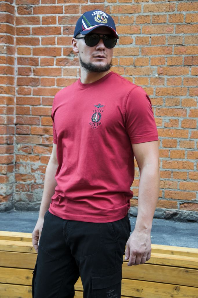Красная мужская футболка от бренда AERONAUTICA MILITARE