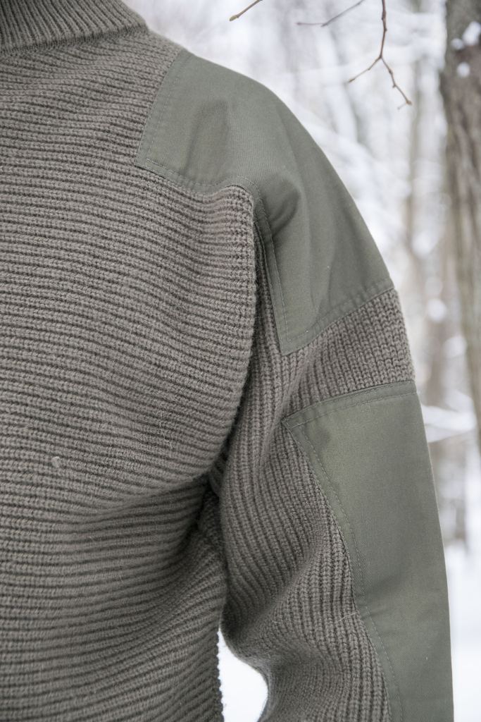 Защитная накладка горного свитера на плечо