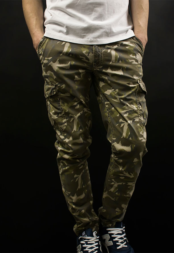 Камуфлированные мужские брюки-карго AERONAUTICA MILITARE camouflage