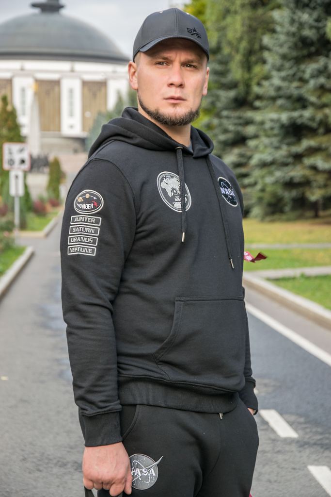 Толстовка-ALPHA-INDUSTRIES-NASA-VOYAGER-HOODY-black-black-3.jpg