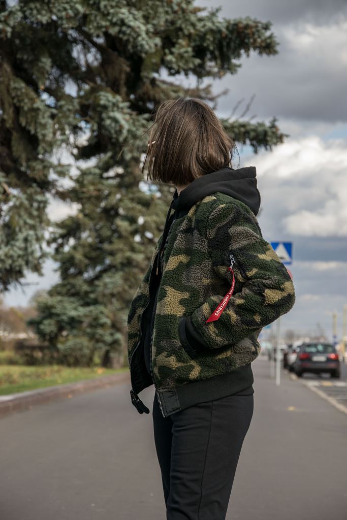 куртка с трикотажным поясом