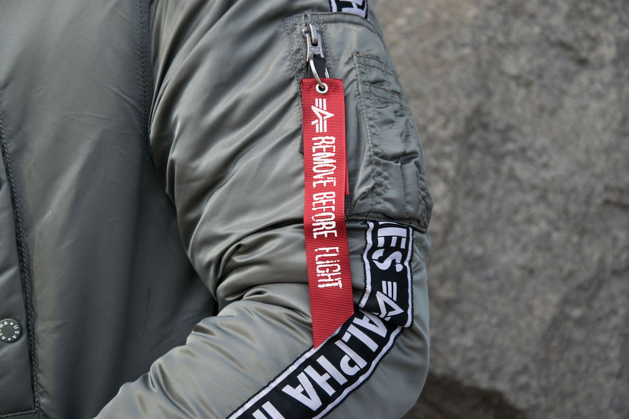 Аляска ALPHA INDUSTRIES AL TAPE N-3B ленточка Remove before flight