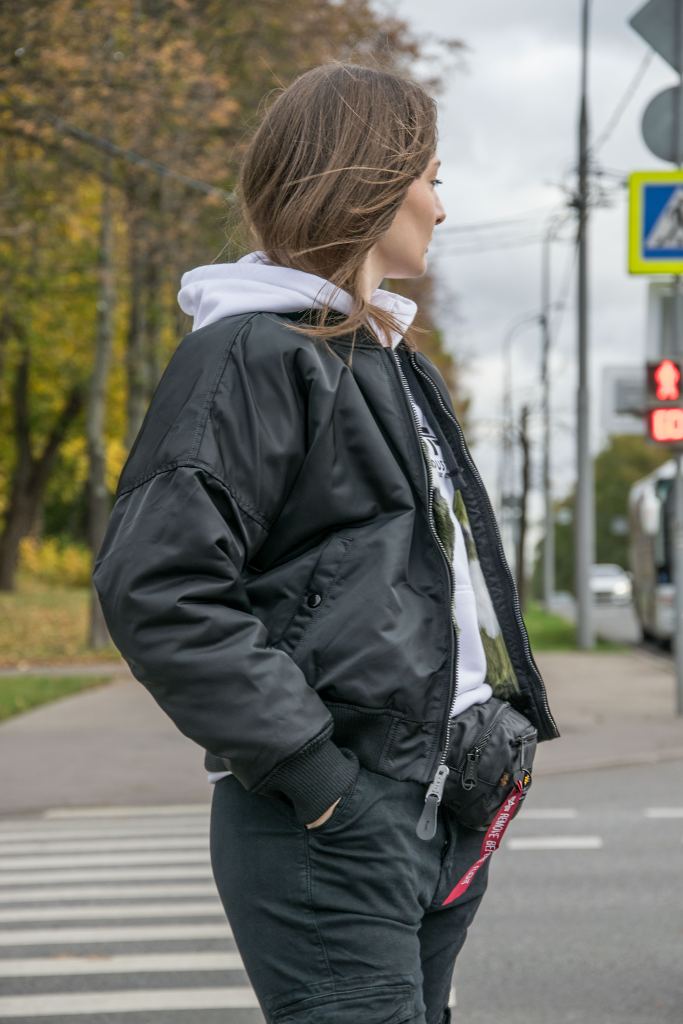 бомбер нейлоновый