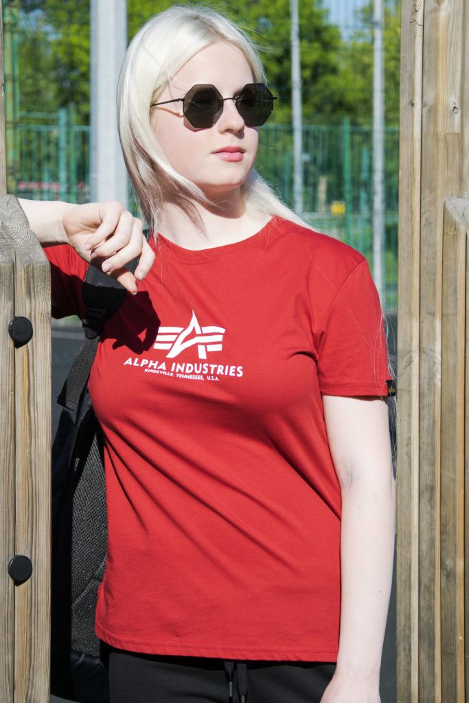 Женская футболка ALPHA INDUSTRIES NEW BASIC T speed red 1 (1).jpg