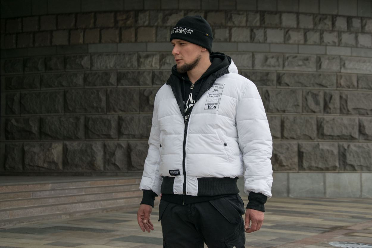 Дутая куртка ALPHA INDUSTRIES HOODED PUFFER FD REV black white 