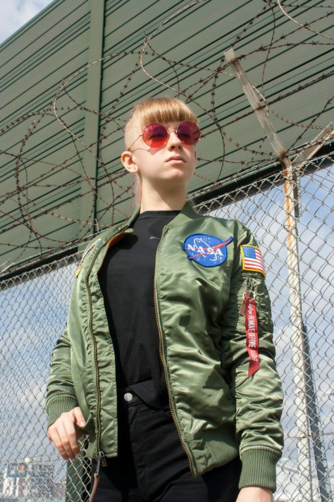 Женская куртка-бомбер лётная ALPHA INDUSTRIES VF NASA MA-1 sage green