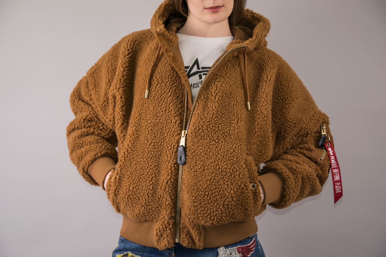 Женская куртка-бомбер лётная ALPHA INDUSTRIES OS HOODED TEDDY MA-1 camel фото 1