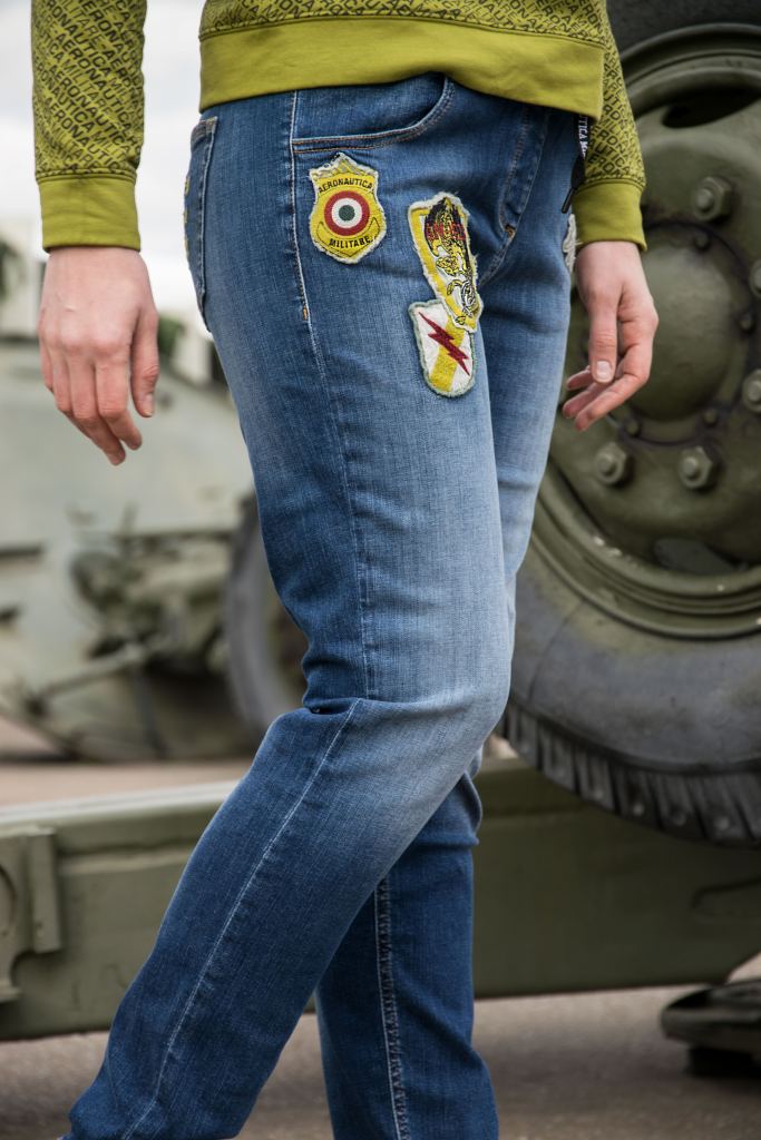 Женские брюки из джинсы Аэронавтика Милитаре