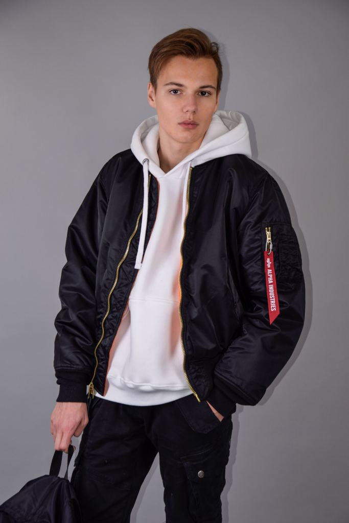 Бомбер ALPHA INDUSTRIES ORIGINAL FIT MA-1 FW-22-23 black фото 2.jpeg