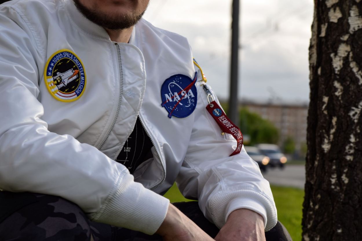 Бомбер ALPHA INDUSTRIES NASA MA-1 original fit white