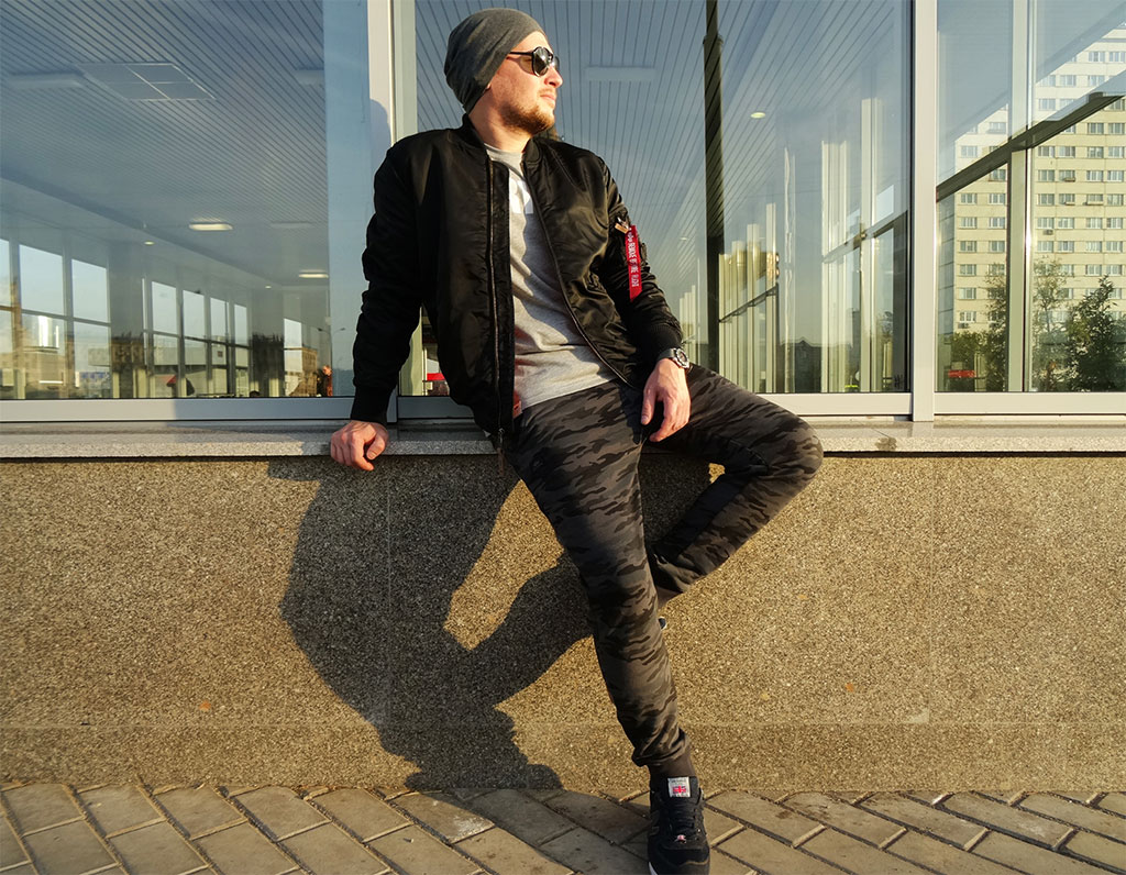 МЦК Площадь Гагарина, Москва, брендовые спортивыные штаны камуфляж, мужской черный бомбер Альфа Индастриз