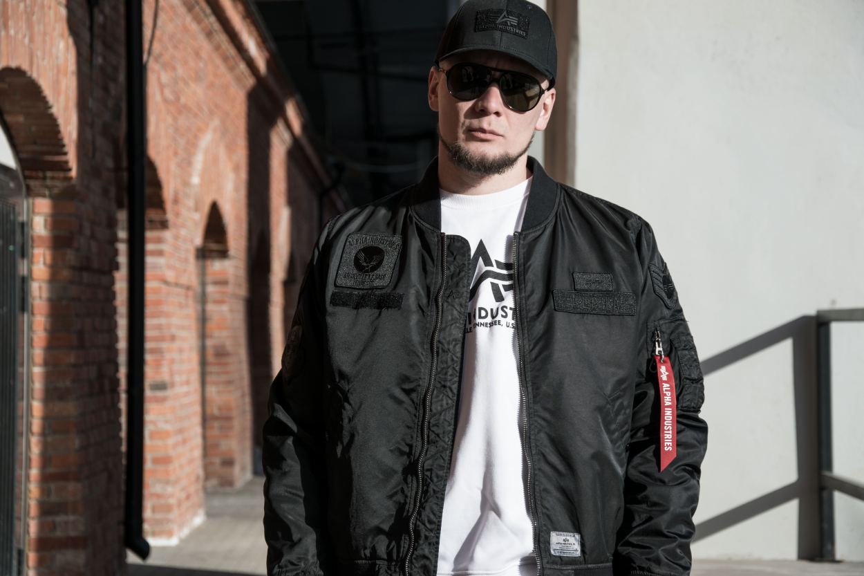 Ветровка-бомбер лётная ALPHA INDUSTRIES SQUADRON BATTLEWASH L2B SS22 black фото 5