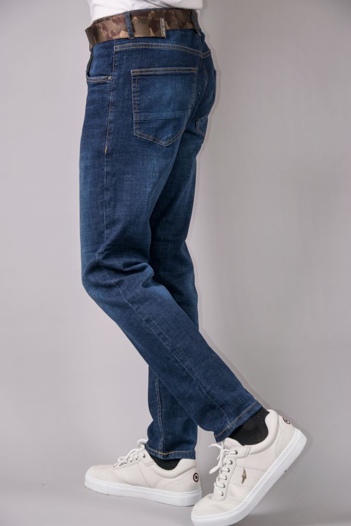 джинсы с задними карманами