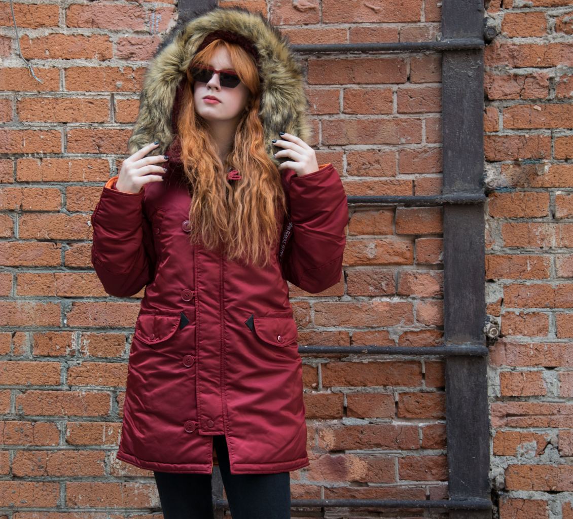 Женская аляска ALPHA INDUSTRIES CLASSIC N-3B original fit commander red