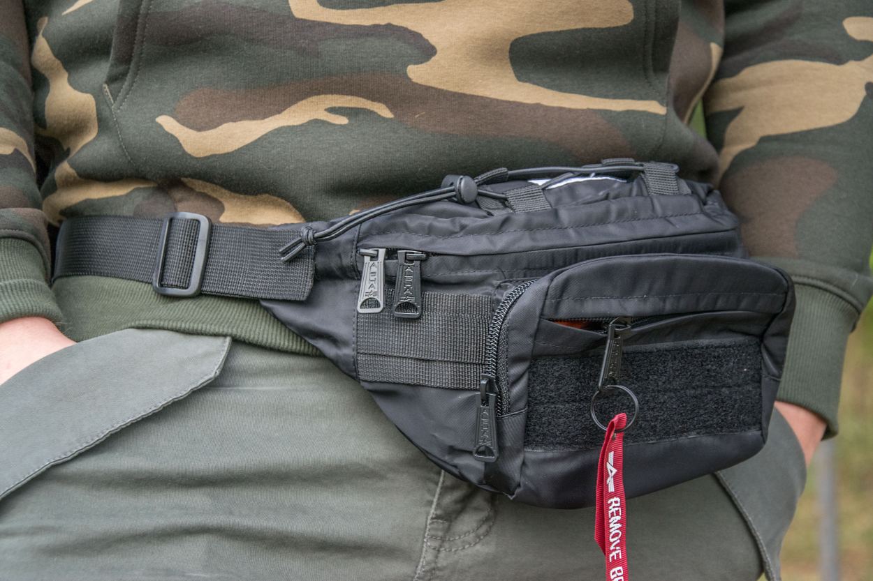 Сумка-поясная-ALPHA-INDUSTRIES-TACTICAL-WAIST-BAG-black-4.jpg