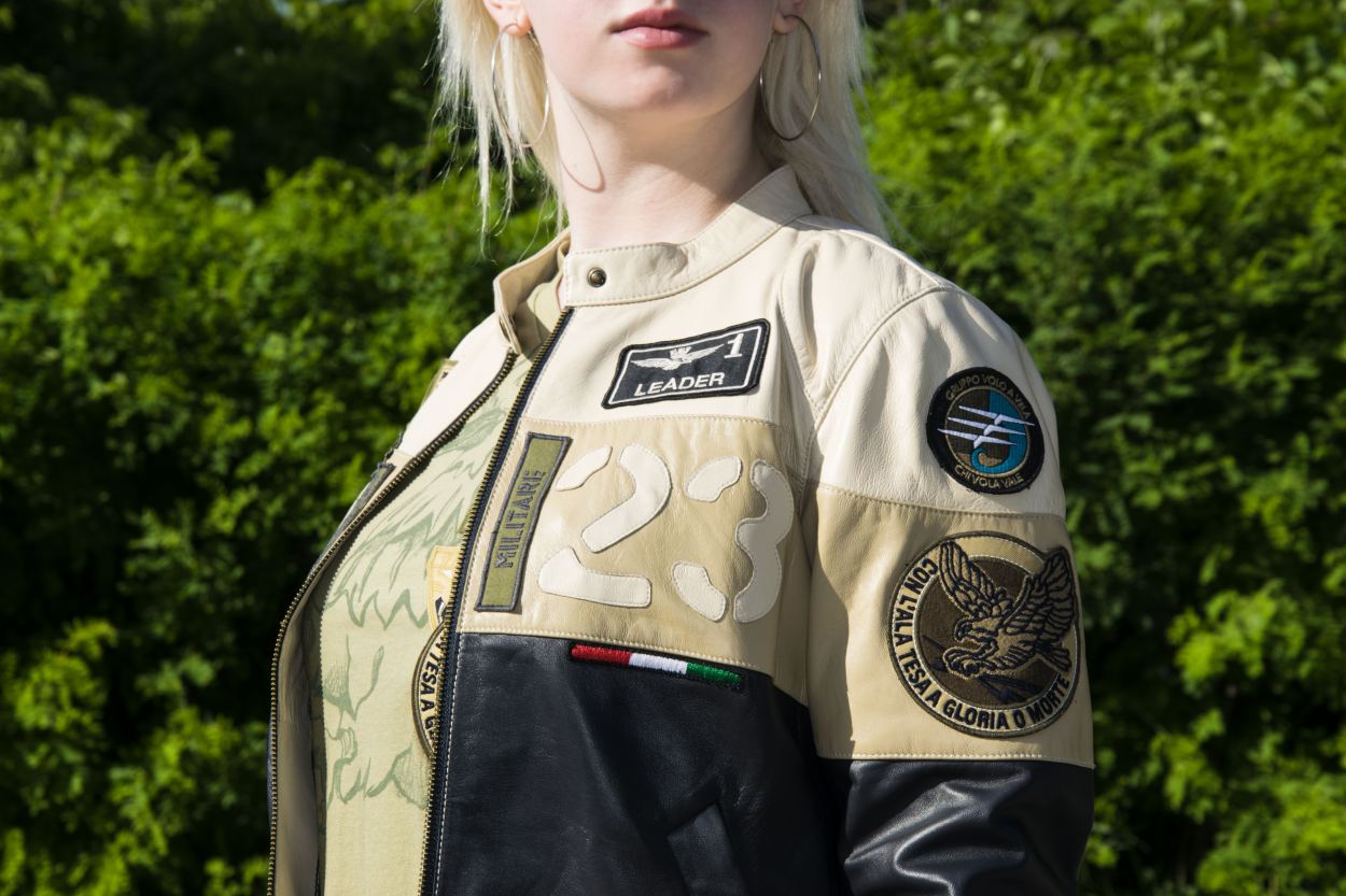 Женская кожаная куртка AERONAUTICA-MILITARE SS22 beige-medioblue-navy PN-6019 фото 4