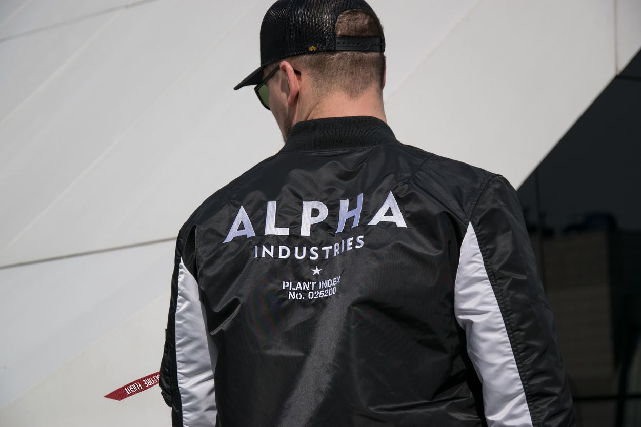 Ветровка-бомбер ALPHA INDUSTRIES TT CUSTOM MA-1 black фото 4