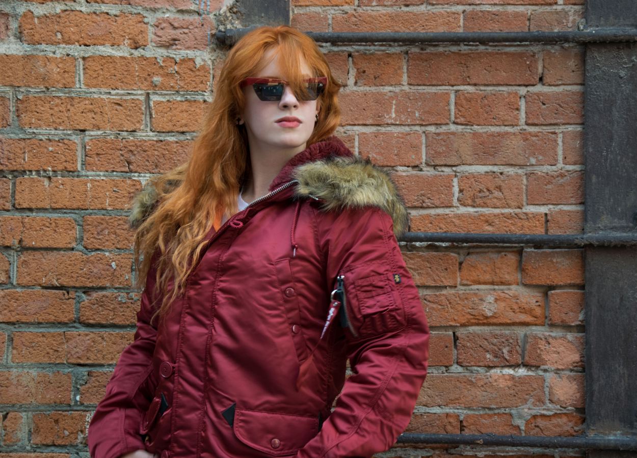 Женская аляска ALPHA INDUSTRIES CLASSIC N-3B original fit commander red