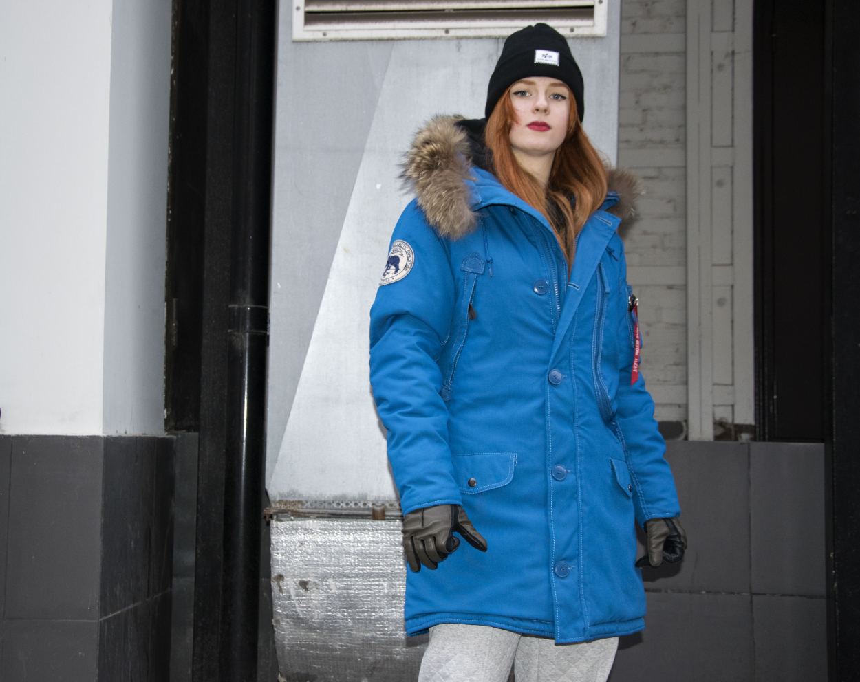 Женская аляска ALPHA INDUSTRIES POLAR натур. мех royal