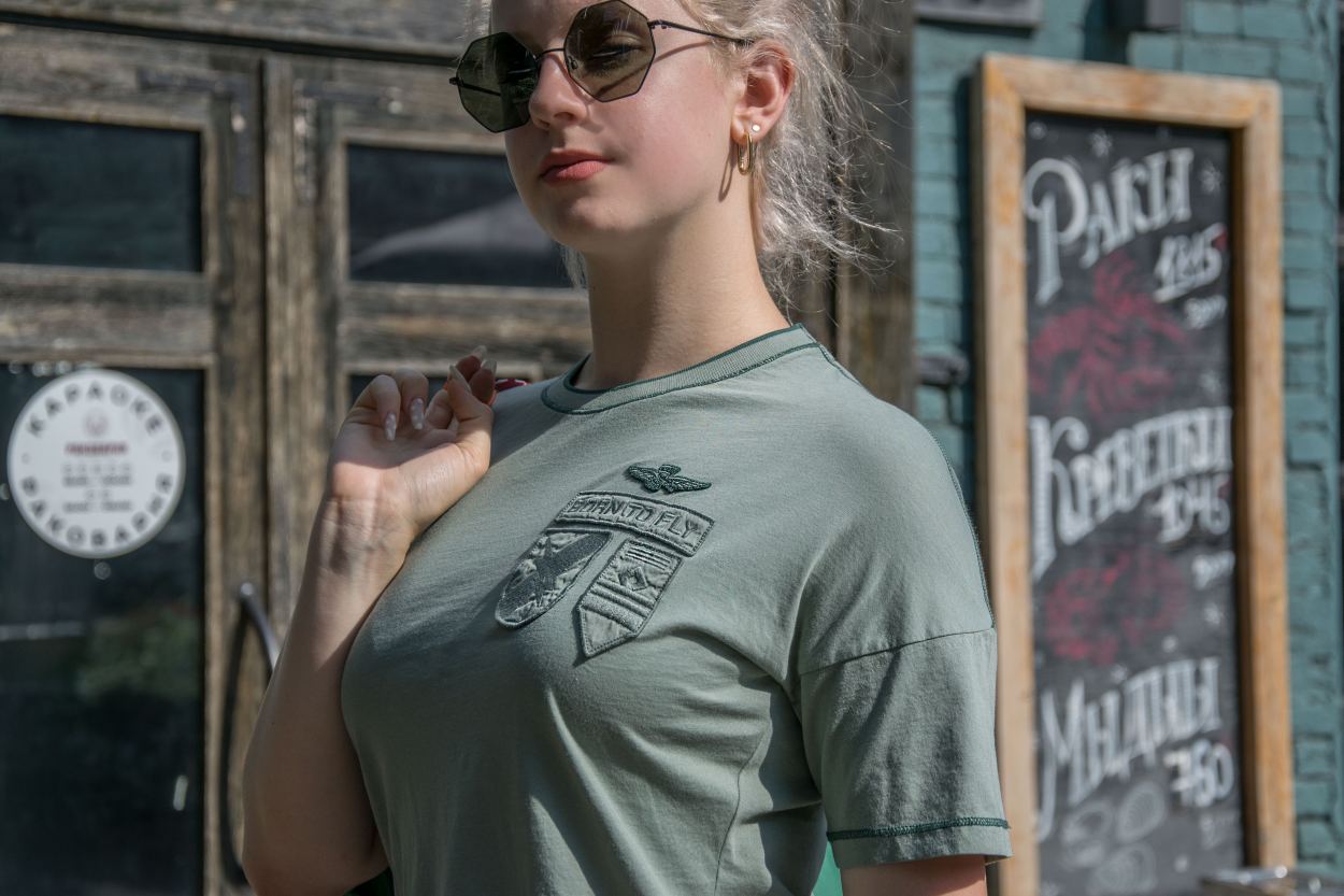 Женская футболка Аэронавтика Милитаре