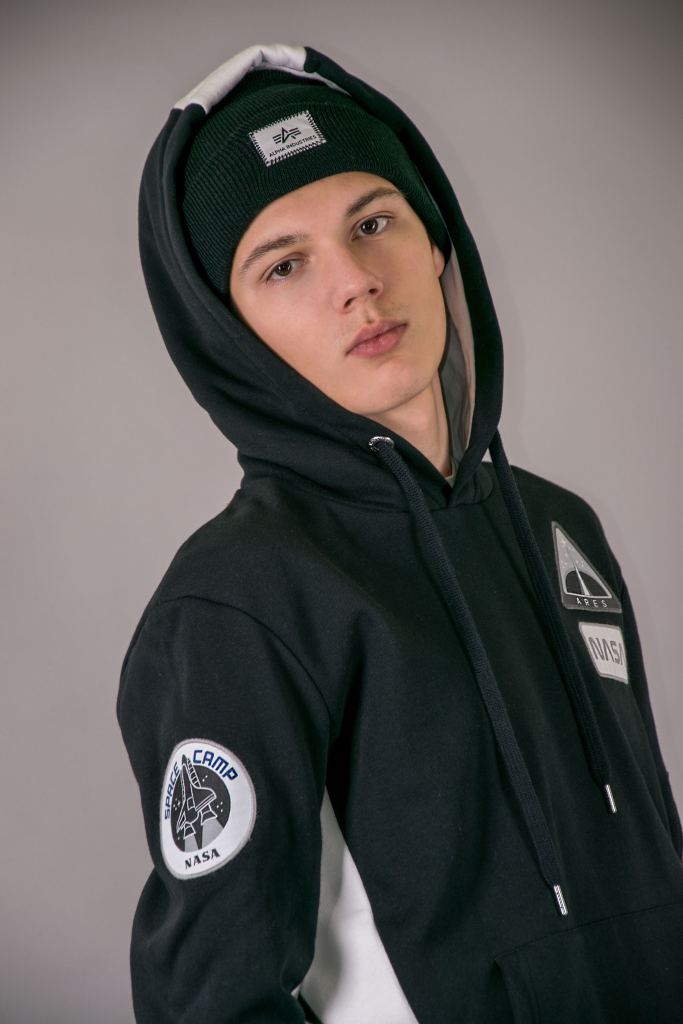 Толстовка ALPHA INDUSTRIES NASA SPACE CAMP HOODY черная