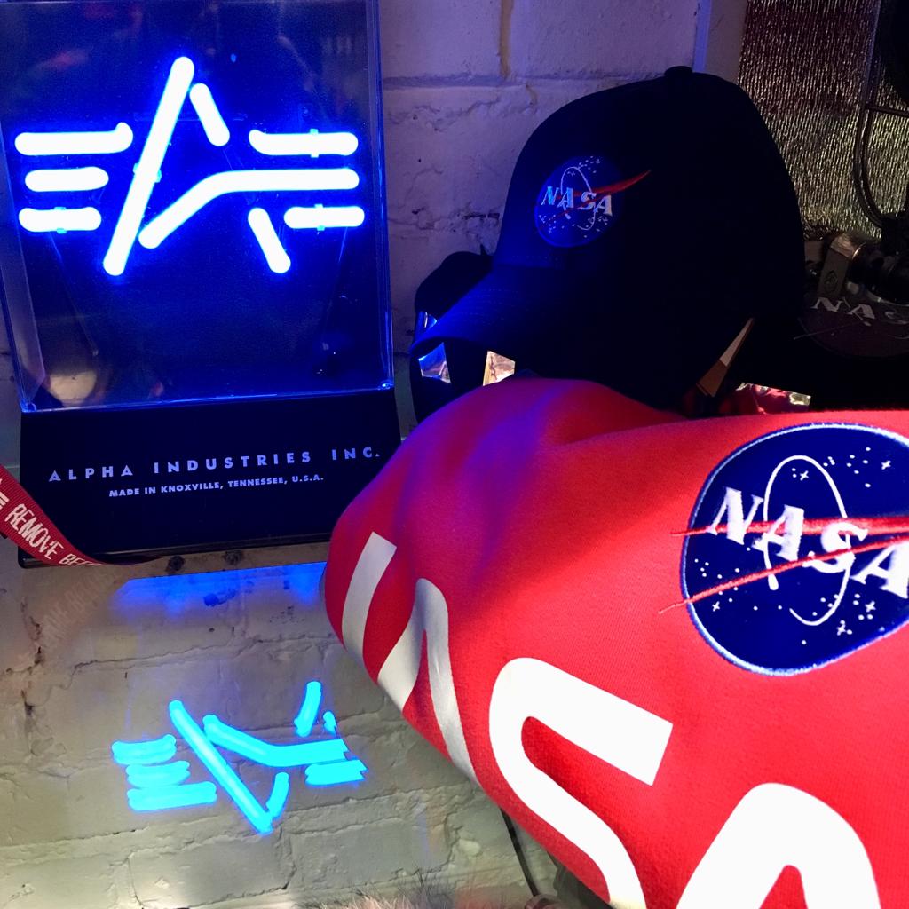 свитшот NASA Alpha Industries