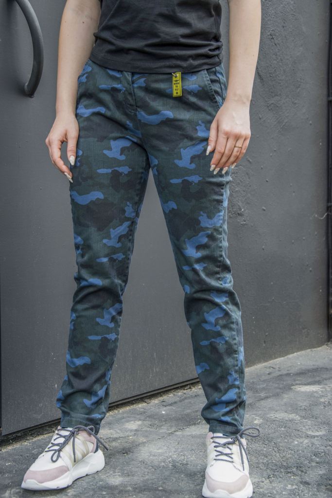 Камуфлированные женские брюки карго Aeronautica Militare