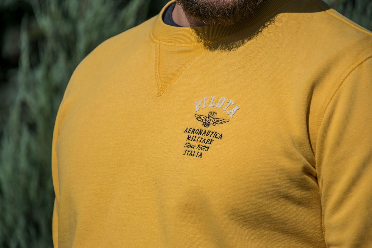 Свитшот-AERONAUTICA-MILITARE-FW-22-23-IN-giallo-(FE-1718)-4.jpg Свитшот-AERONAUTICA-MILITARE-FW-22-23-IN-giallo-(FE-1718)-4.jpg