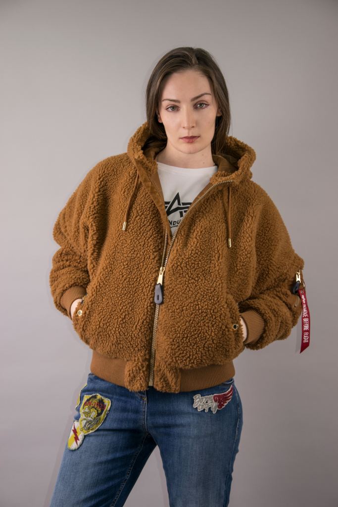 Женская куртка-бомбер лётная ALPHA INDUSTRIES OS HOODED TEDDY MA-1 camel фото 2