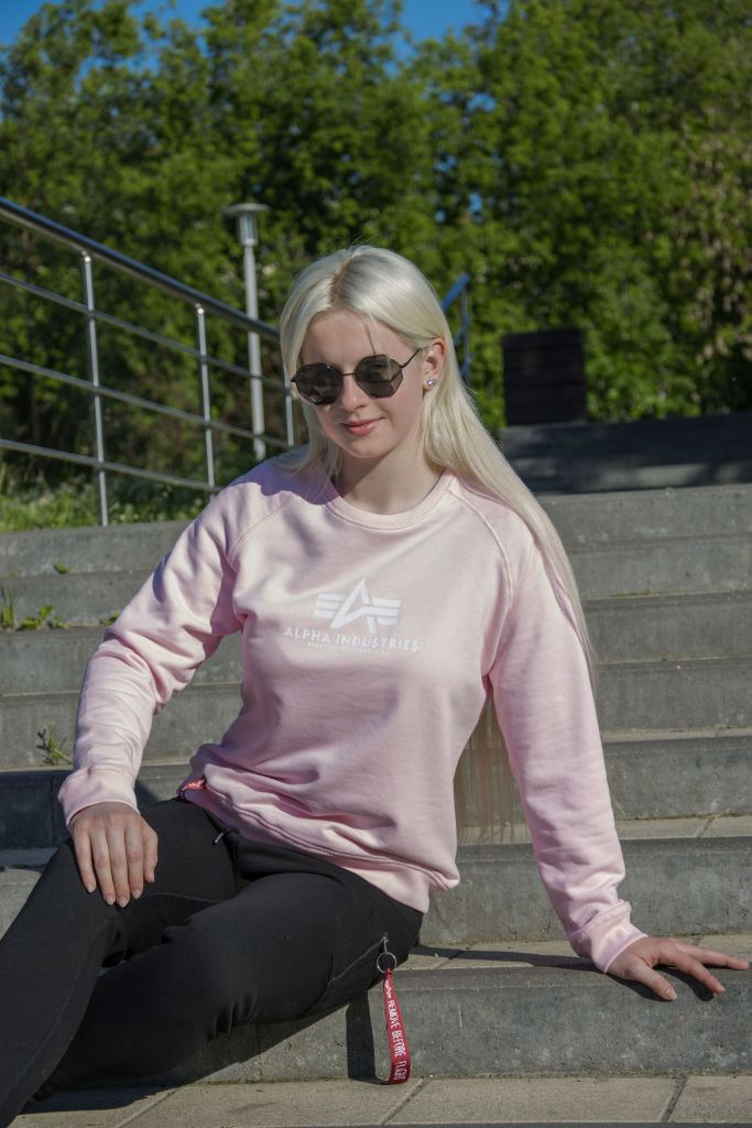 Женскии-свитшот-ALPHA-INDUSTRIES-NEW-BASIC-SWEATER-pastel-pink-(1).jpg