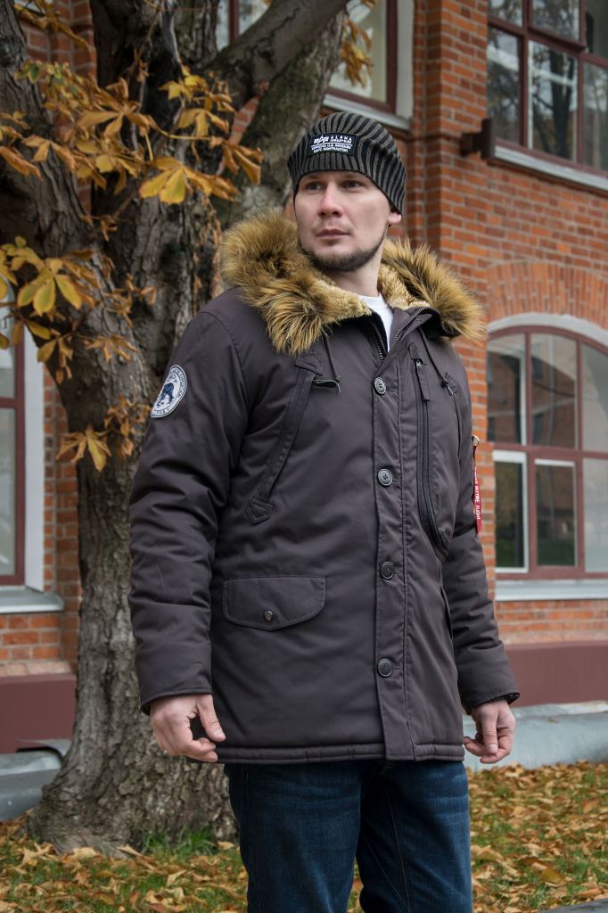 Плотная посадка по фигуре у мужской аляски ALPHA_INDUSTRIES_POLAR