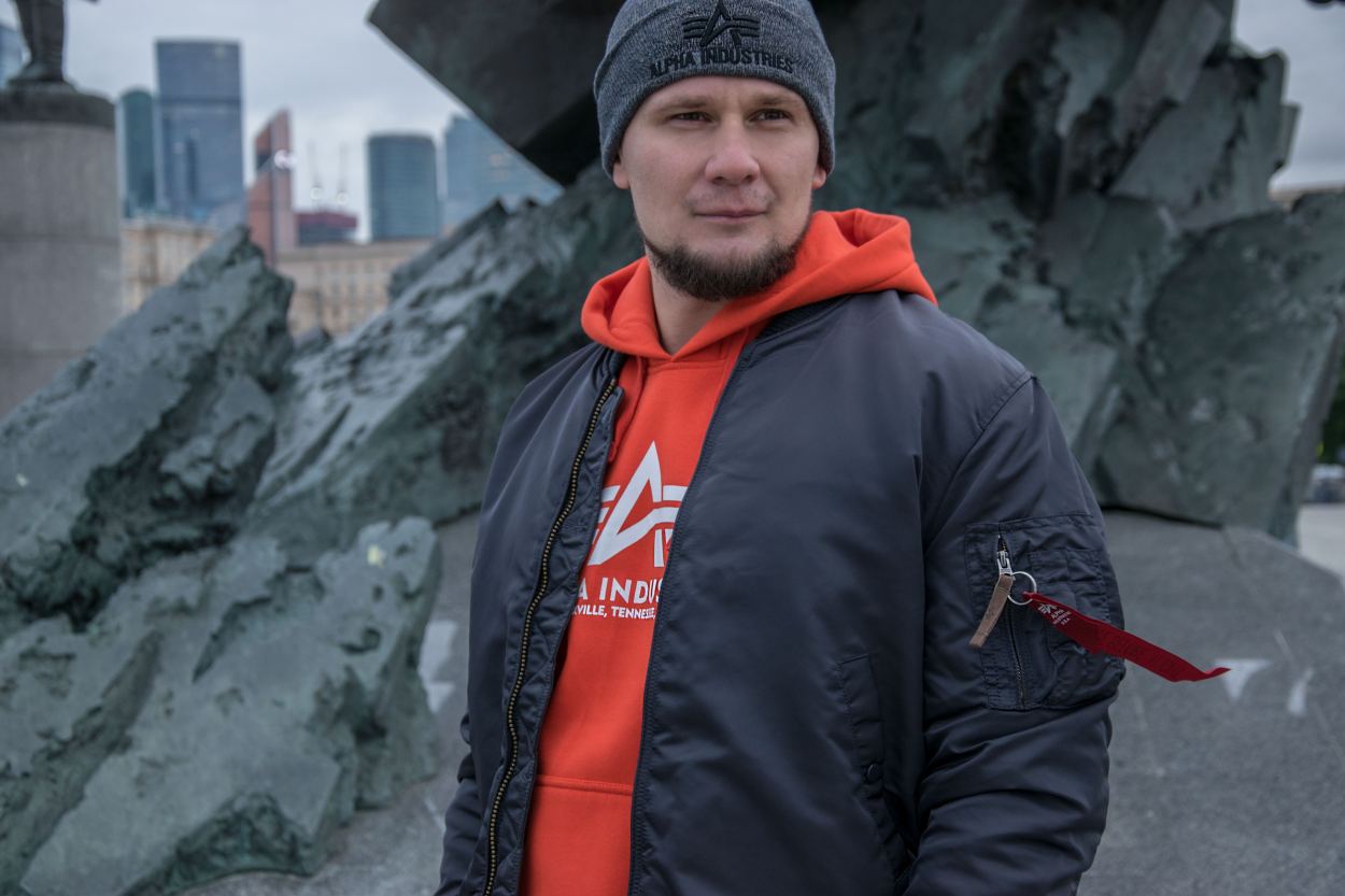 Оранжевое мужское худи Alpha Industries