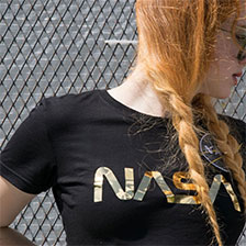 Футболка ALPHA INDUSTRIES жен. NASA PM T black/gold
