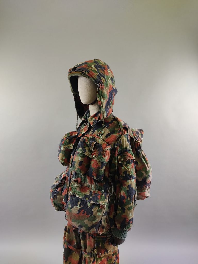 Швейцарская военная куртка с карманами на пуговицах