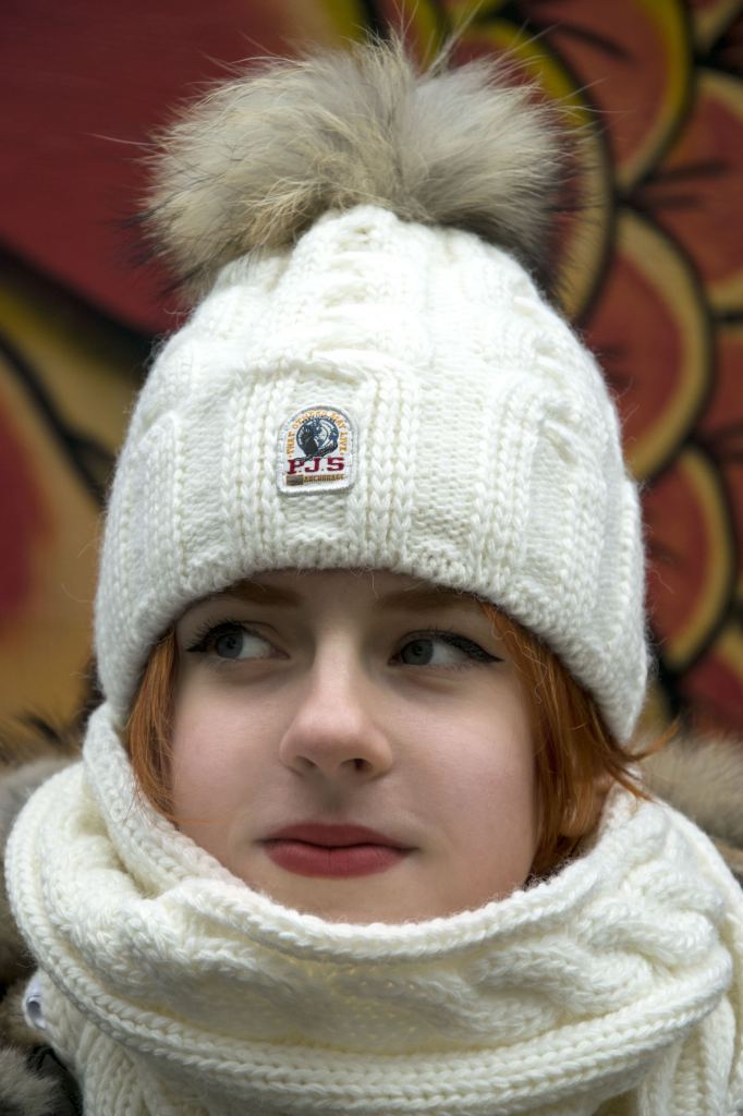 Помпон из натурального меха шапки Parajumpers CABLE HAT