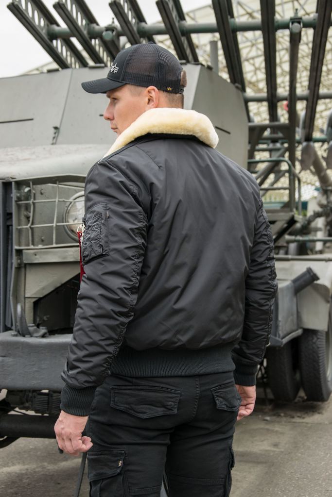 Чёрная мужская куртка пилот Альфа Индастриз
