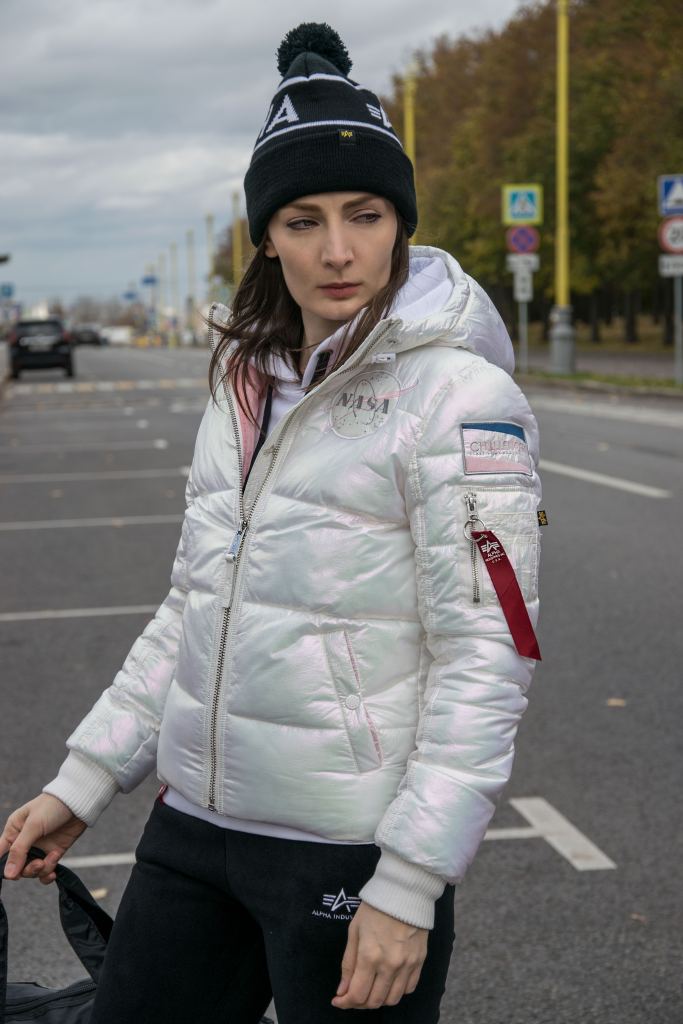 Женская куртка-дутик ALPHA INDUSTRIES HOODED PUFFER NASA white