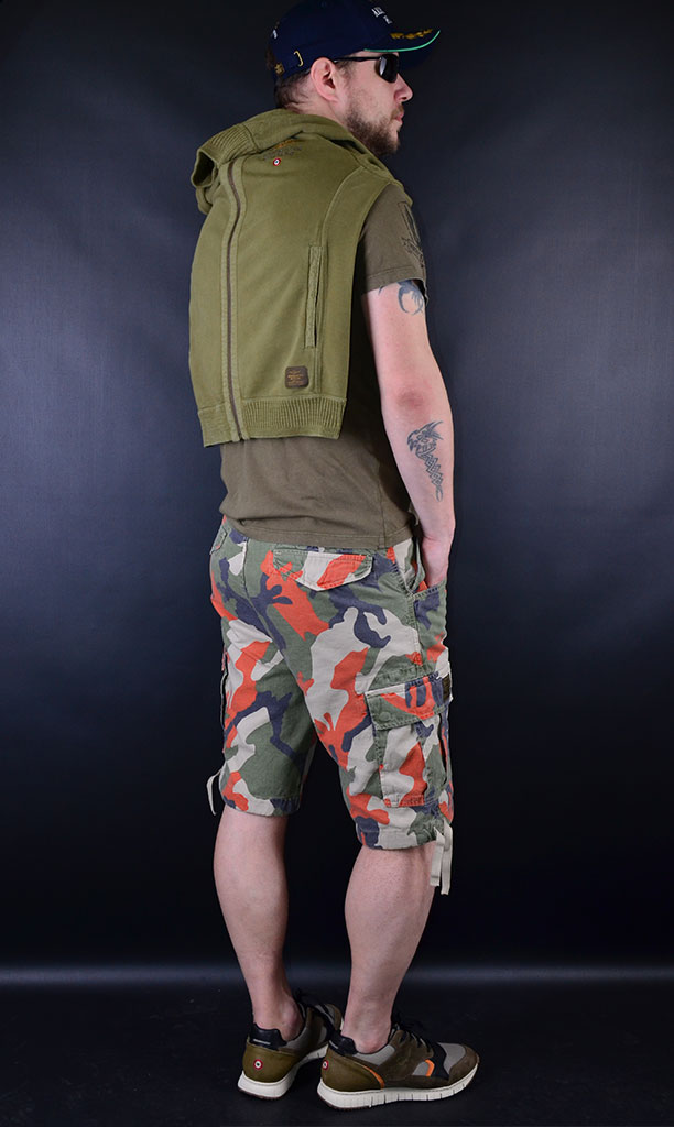мужская одежда Аэронавтика Милитари, с чем носить камуфляжные шорты Aeronautica Militare