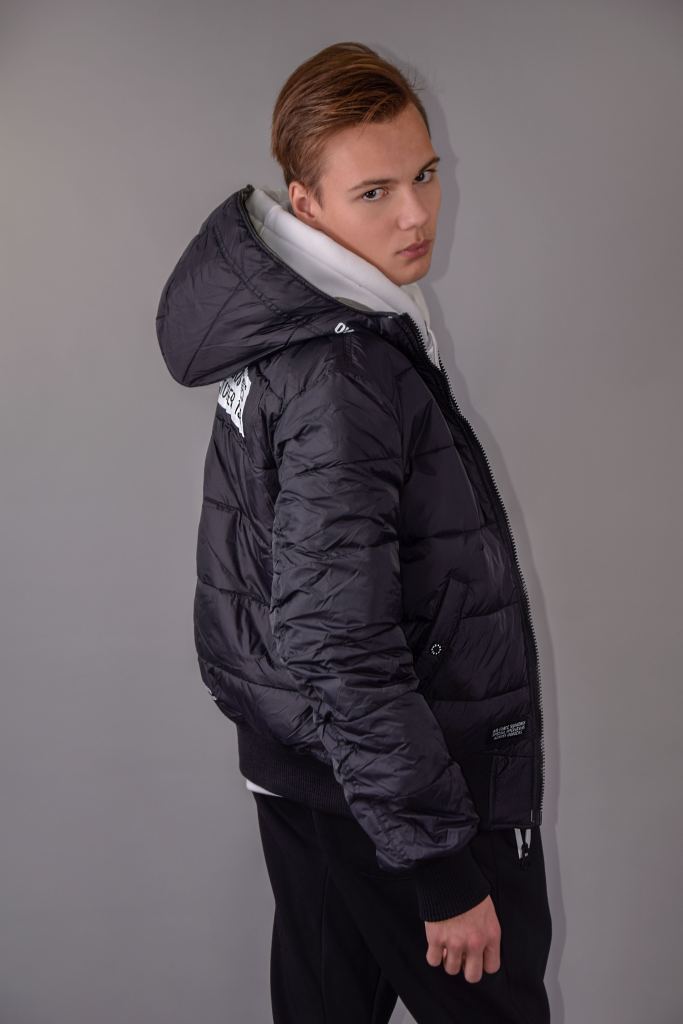 Дутая куртка ALPHA INDUSTRIES HOODED PUFFER FD REV black white 