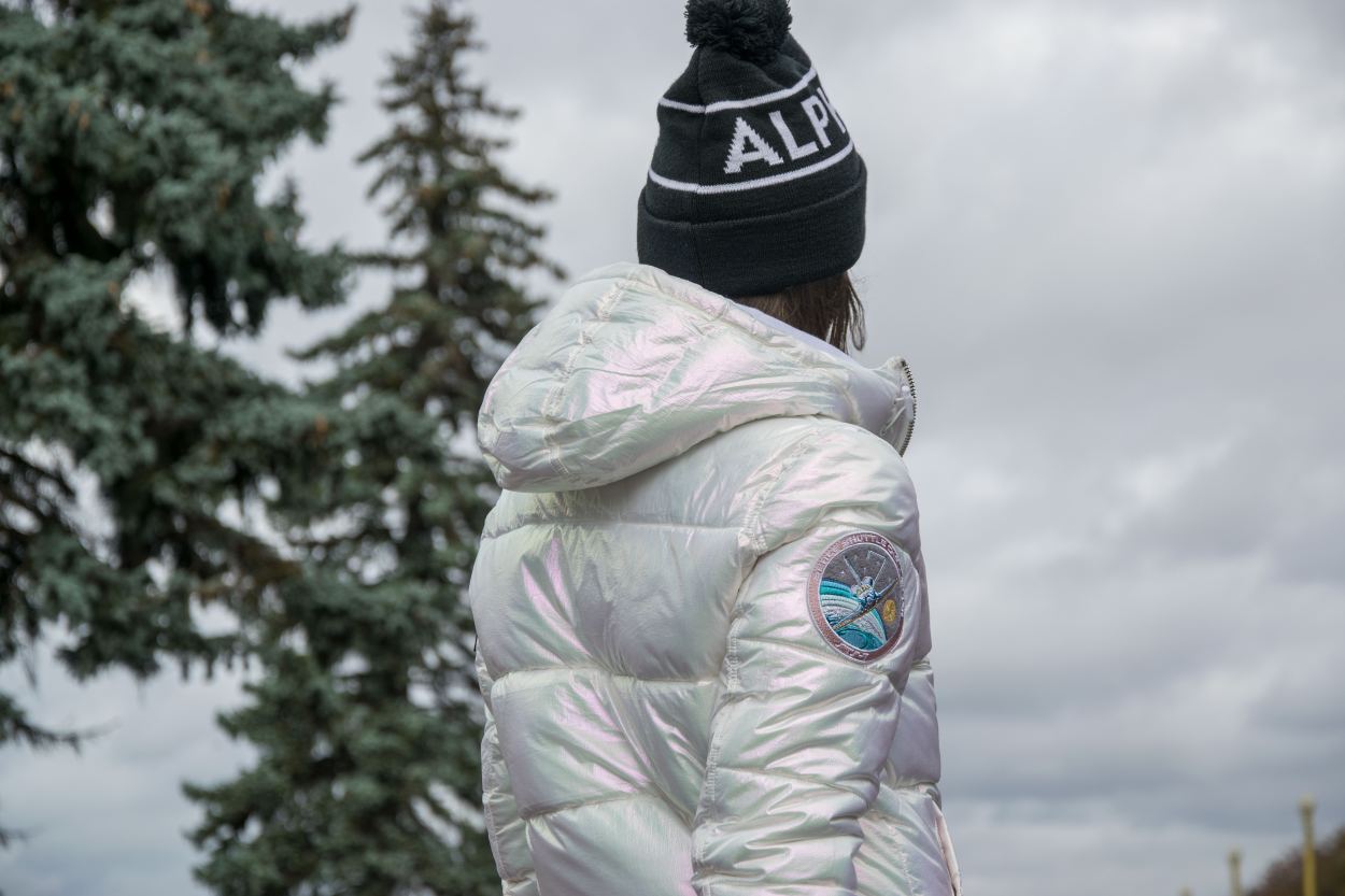 Женская куртка-дутик ALPHA INDUSTRIES HOODED PUFFER NASA white