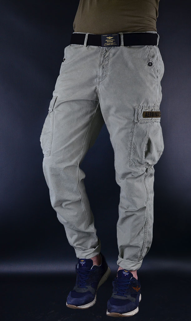 светлые брюки Aeronautica Militare, брюки карго Aeronautica, ремень Aeronautica Militare