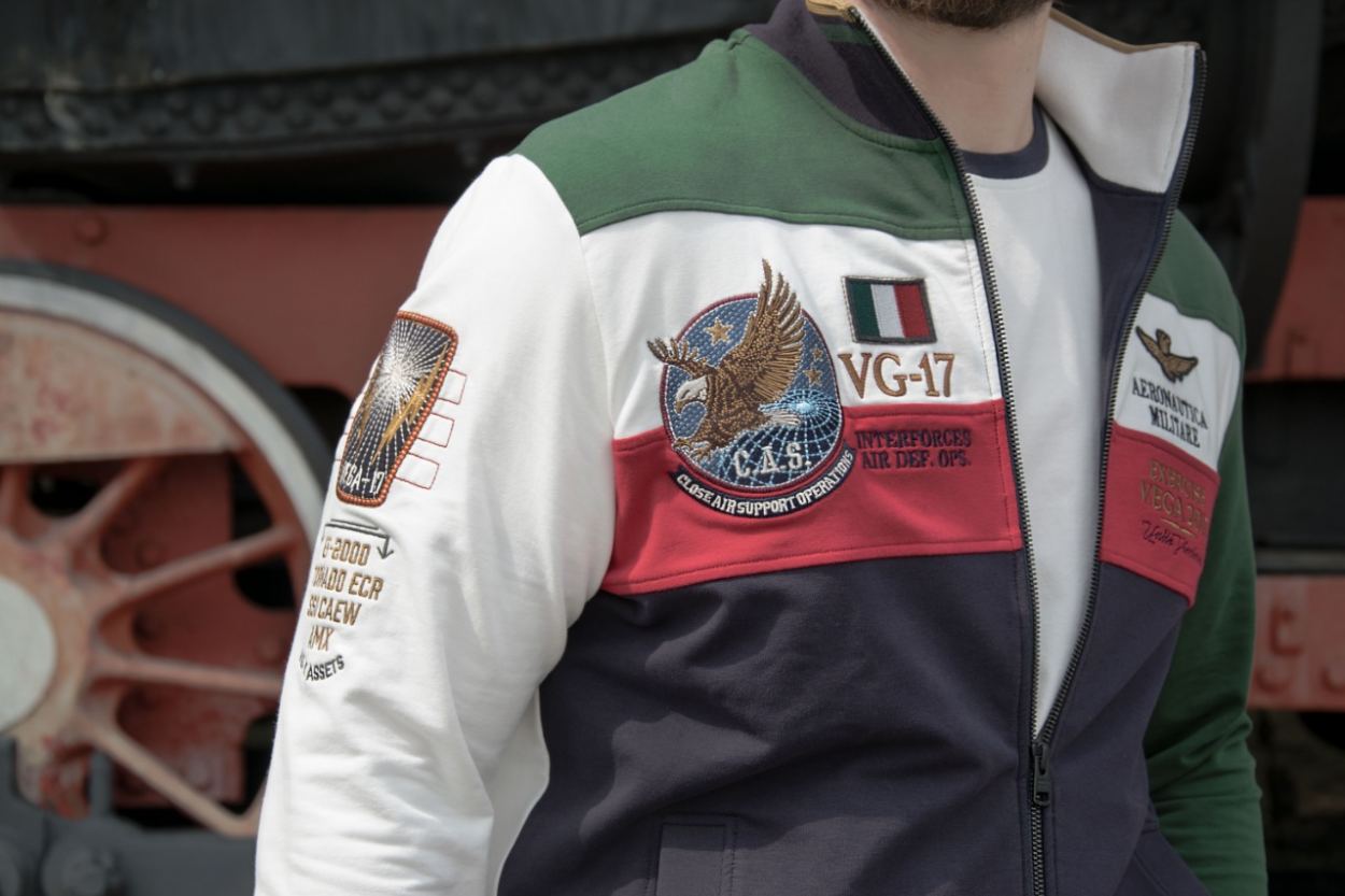 Толстовка AERONAUTICA MILITARE SS 20/TR verde band/off white (FE 1388)