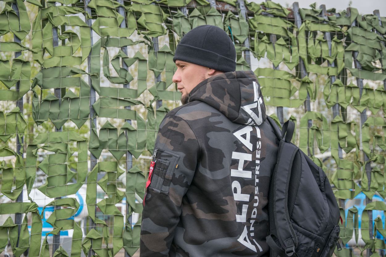 Толстовка-ALPHA-INDUSTRIES-BACK-PRINT-HOODY-CAMO-black-camo-2.jpg