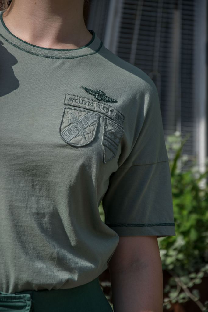 Женская футболка с нашивками Aeronautica Militare
