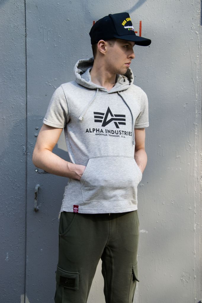 Накладной карман кенгуру для рук футболки ALPHA INDUSTRIES BASIC T Hooded