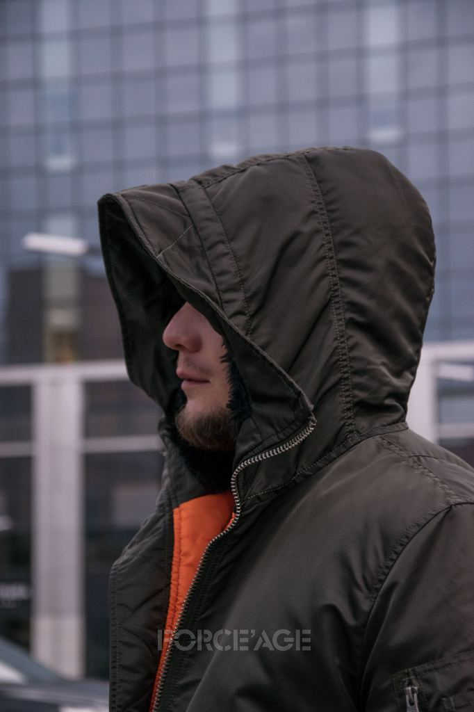 Куртка бомбер Alpha Industries Hooded капюшон ракурс 