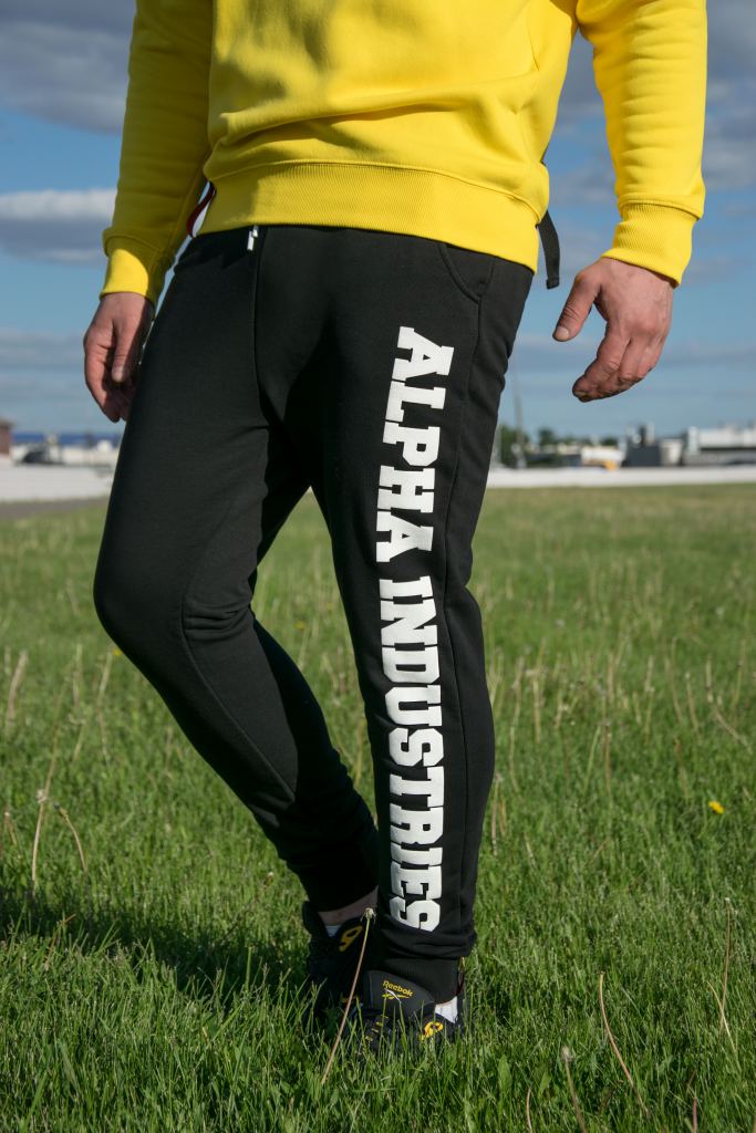 Брюки спортивные джоггеры ALPHA INDUSTRIES BIG LETTERS JOGGER black фото 2