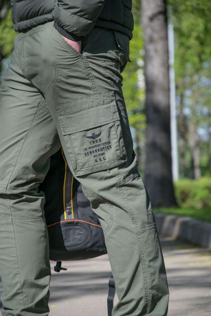 Лого вышивка на кармане брюк AERONAUTICA MILITARE