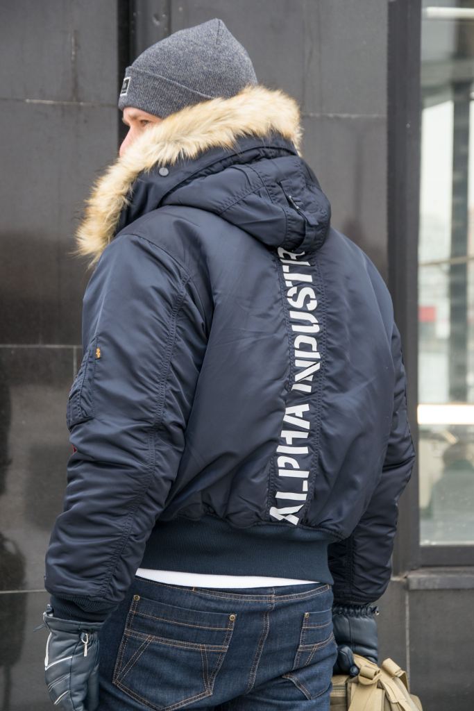 куртка с надписью